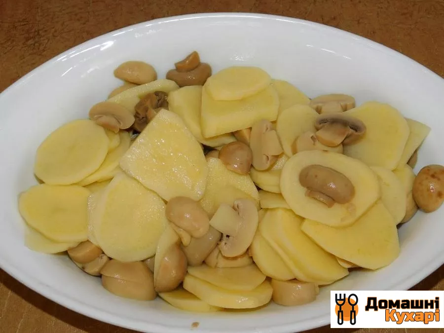 Картопля з грибами і сиром в духовці - фото крок 3