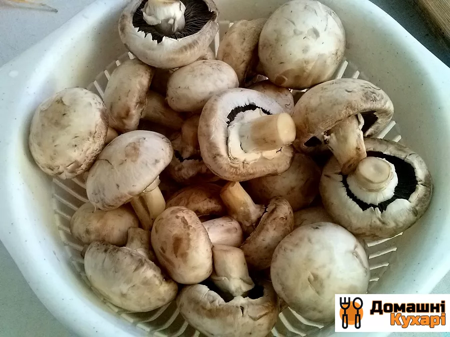 Картопля з грибами на сковороді - фото крок 2