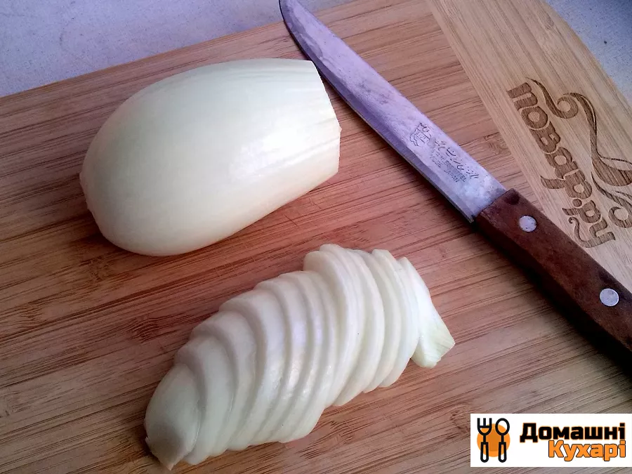 Картопля з грибами на сковороді - фото крок 3