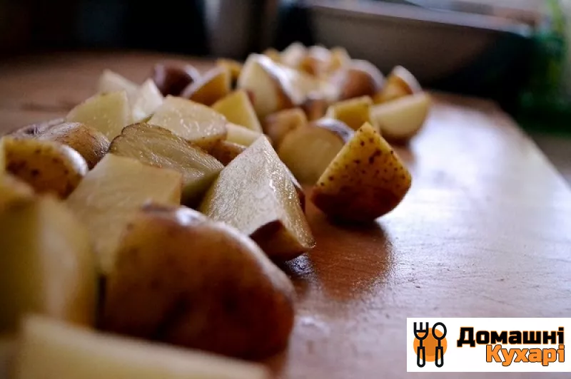 Картопля зі свининою і сиром в духовці - фото крок 2