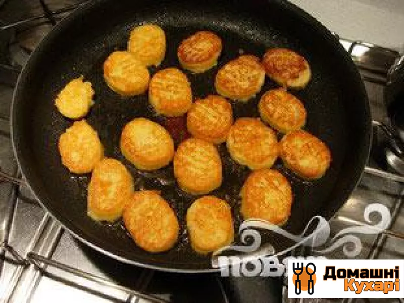Картопляні скибочки під соусом - фото крок 8