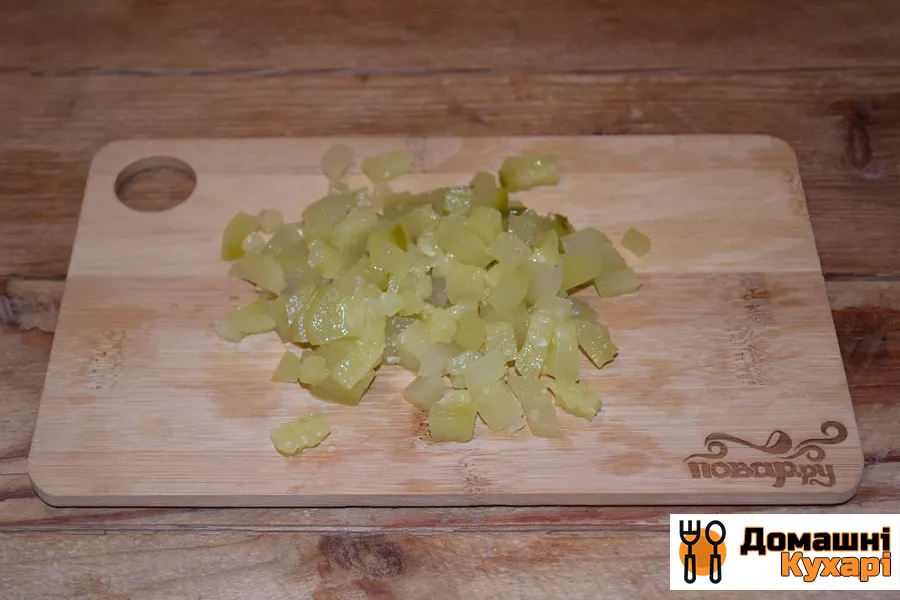 Картопляний салат з кальмарами і огірками - фото крок 1