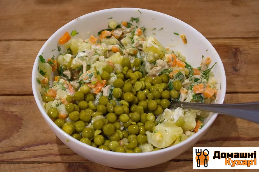 Картопляний салат з кальмарами і огірками - фото крок 6