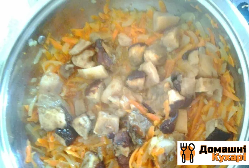Картопля з грибами під сметанним соусом - фото крок 5