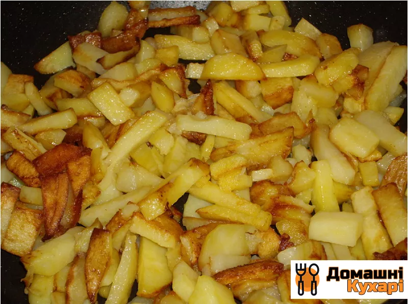 Картопля з сиром на сковороді - фото крок 2