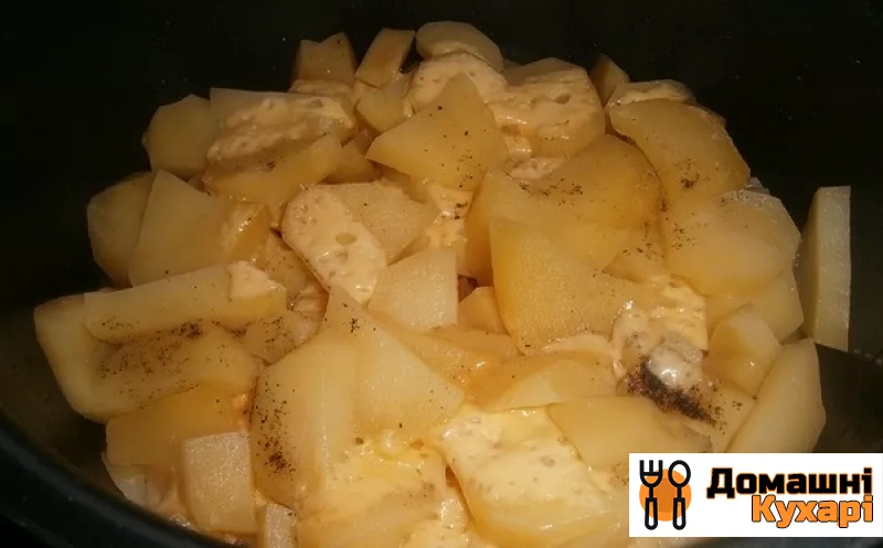 Картопля зі свининою і сиром в мультиварці - фото крок 2
