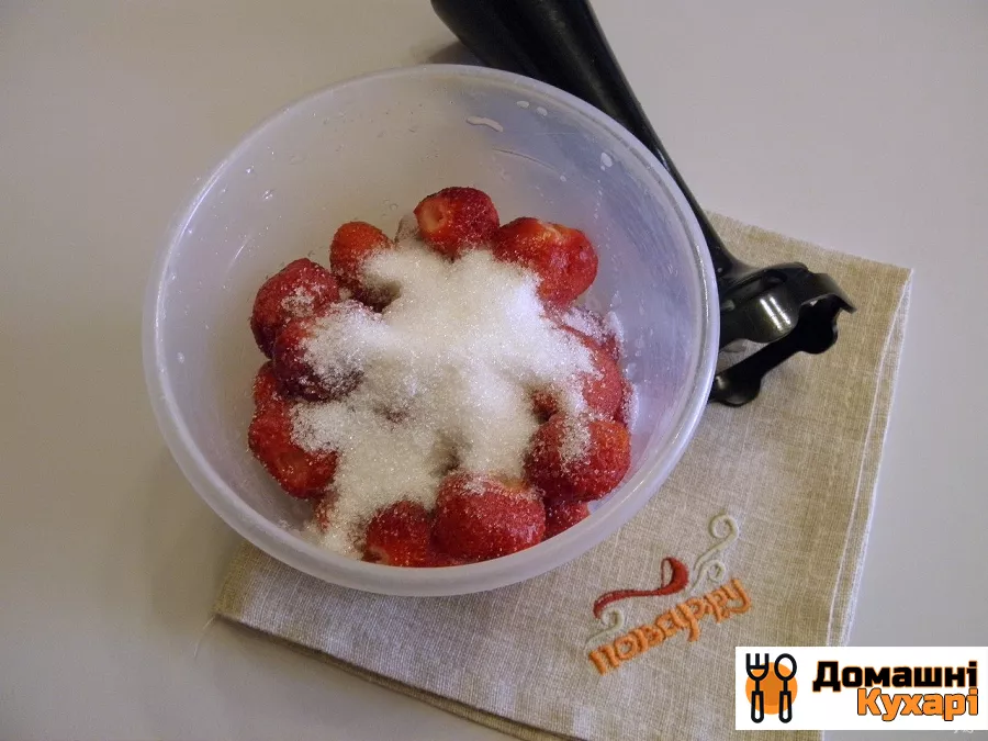 Полуничне морозиво з йогурту - фото крок 2