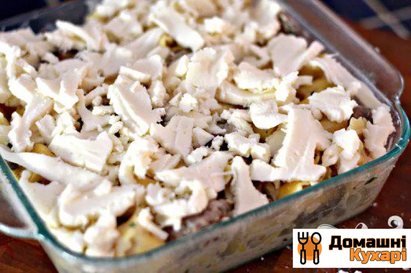Ковбаса з грибами і тортелліні - фото крок 7