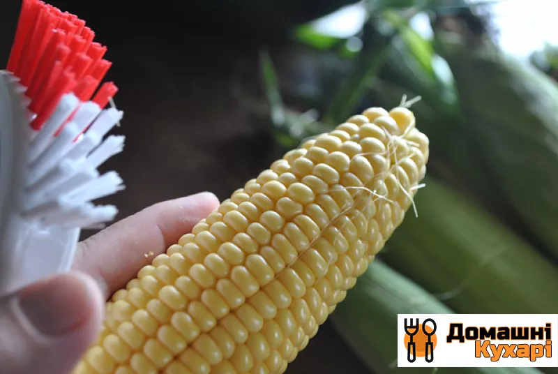 Консервированная кукуруза в початках на зиму - фото крок 2