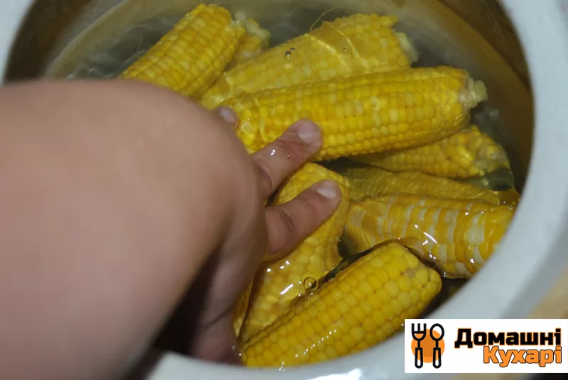 Консервированная кукуруза в початках на зиму - фото крок 5