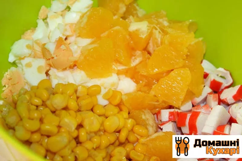 Крабовий салат з апельсинами - фото крок 6