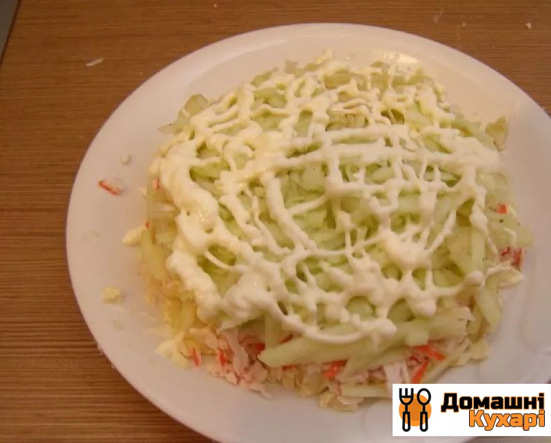 Крабовий салат з плавленим сиром - фото крок 7
