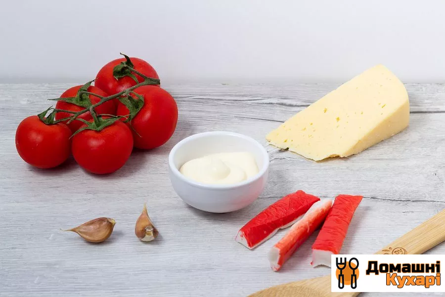 Крабовий салат з сиром і помідорами - фото крок 1