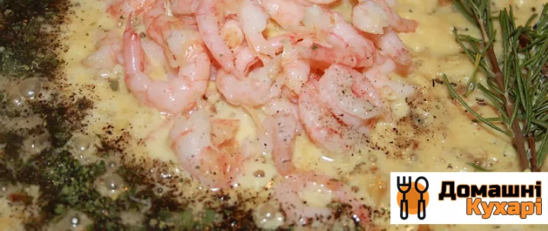 Креветки в вершково-часниковому соусі з рисом - фото крок 6