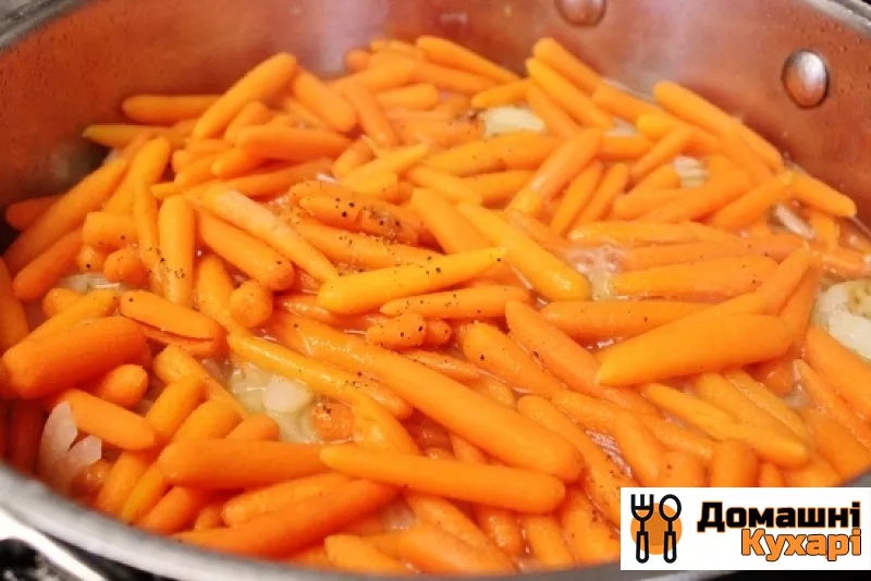 Курка з морквою на сковороді - фото крок 6